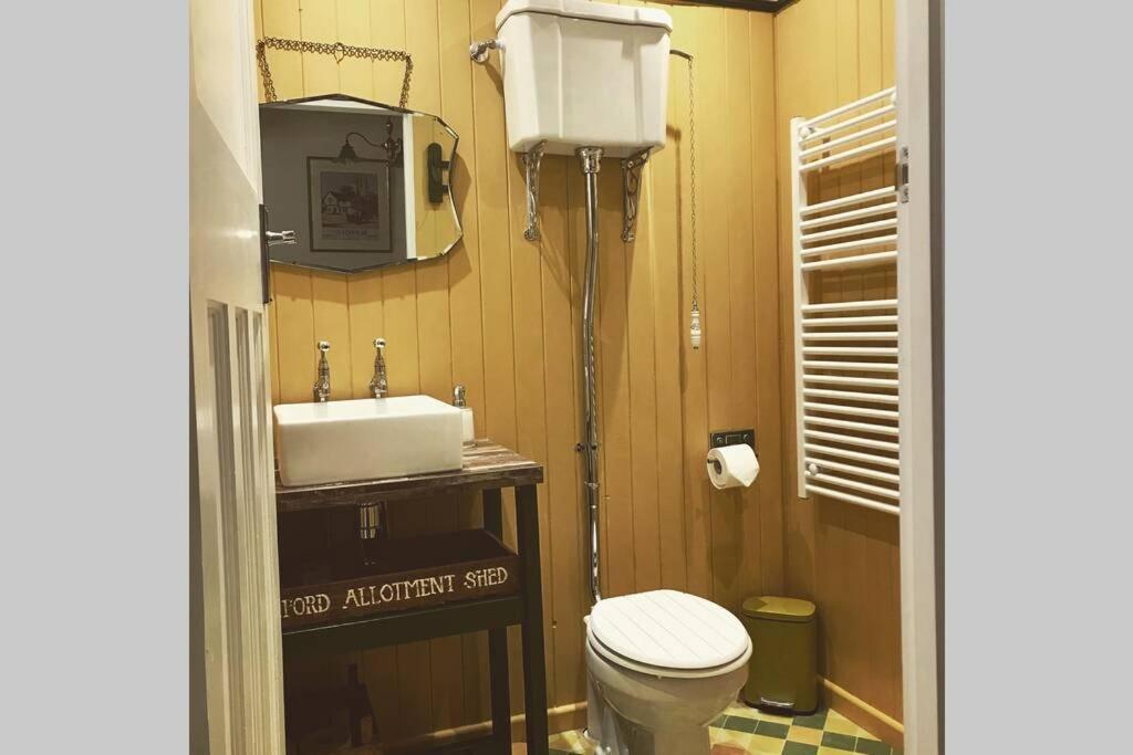 Melford Allotment Shed-Vintage Lodge Suffolk لونغ ميلفورد المظهر الخارجي الصورة